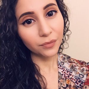 Meet your Posher, Elena